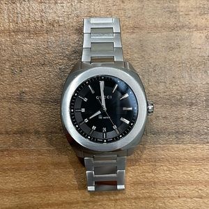 Gucci Black Stainless Steel 142.2 Men's Wristwatch 44 mm